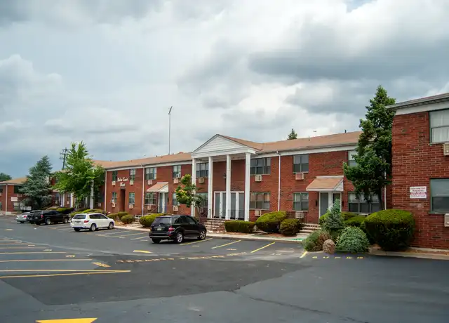 Property at 131 US Highway 46 W, Lodi, NJ, 07644, 1 bed, 1 bath, [object Object]