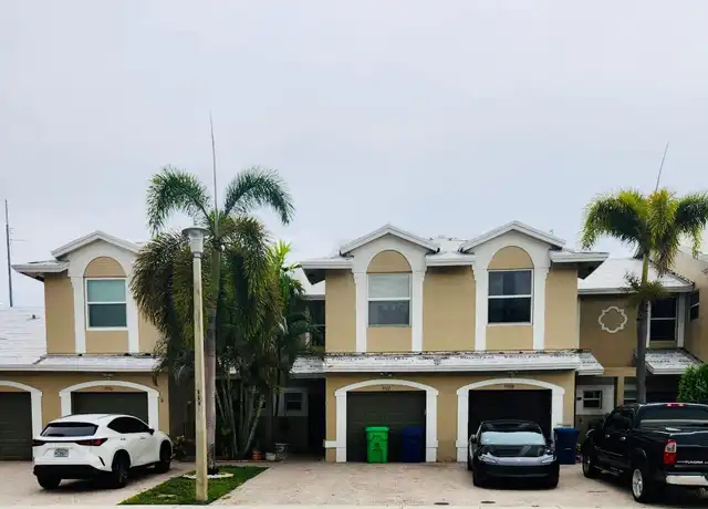 Property at 5512 NW 90th Ter, Sunrise, FL, 33351, 3 beds, 2.5 baths, [object Object]