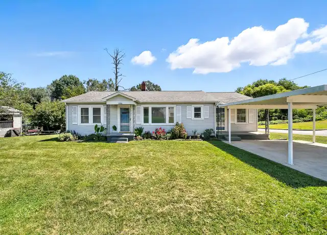 Property at 1266 18th St NE, Hickory, NC, 28601, 3 beds, 2 baths, [object Object]