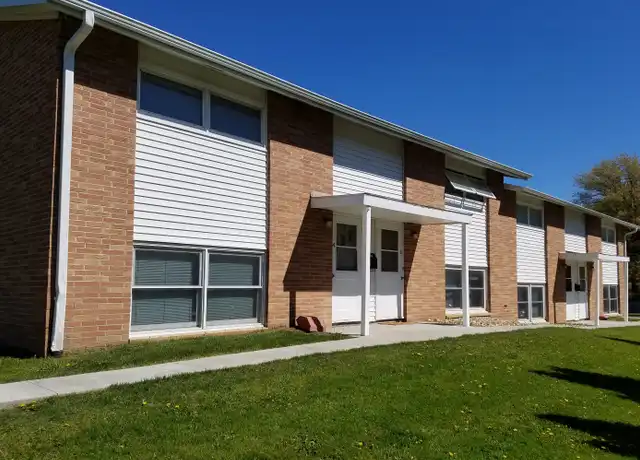 Property at 2310 Melrose Dr Unit C, Cedar Falls, IA, 50613, 2 beds, 1 bath, [object Object]