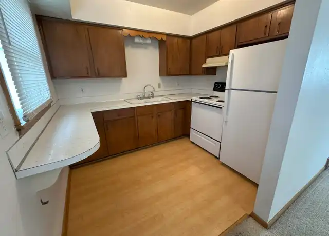 Property at 2310 Melrose Dr Unit C, Cedar Falls, IA, 50613, 2 beds, 1 bath, [object Object]