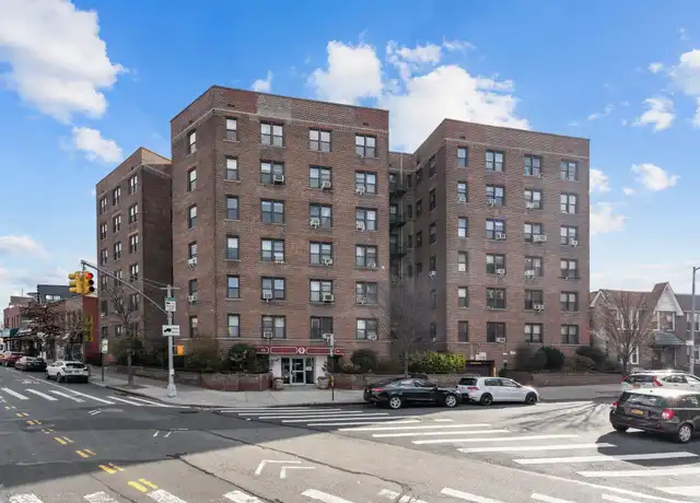 Property at 4821 40th St Unit 2E, Sunnyside, NY, 11104, 1 bed, 1 bath, [object Object]