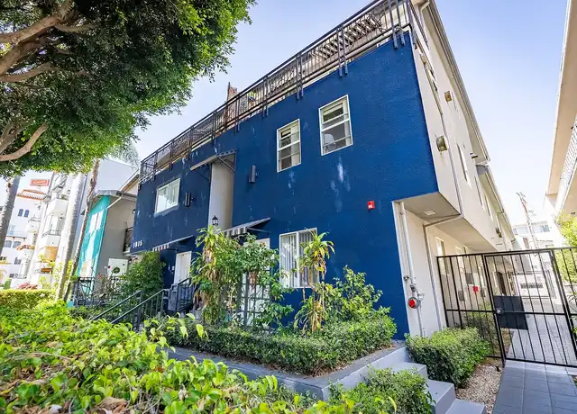 Property at 1015 2nd St, Santa Monica, CA, 90403, 0 beds, 1 bath, [object Object]