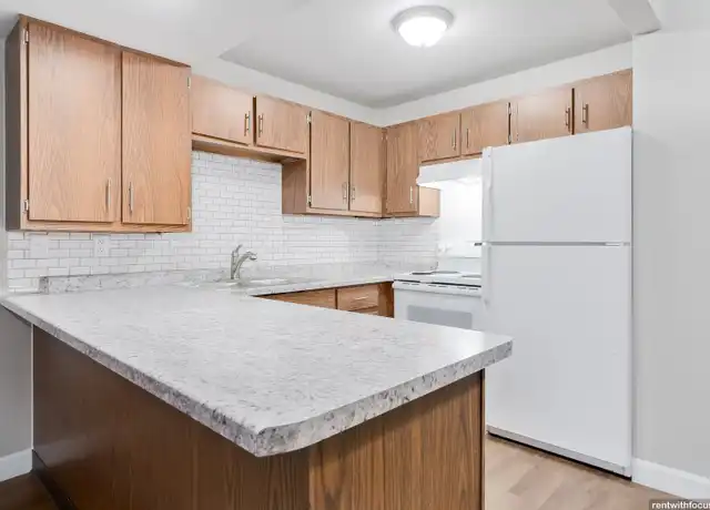 Property at 407 Southtowne Dr Unit M208, South Milwaukee, WI, 53172, 2 beds, 1 bath, [object Object]