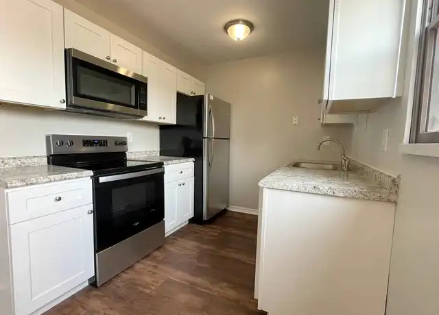 Property at 313 Mill St Unit 9, Coraopolis, PA, 15108, 1 bed, 1 bath, [object Object]
