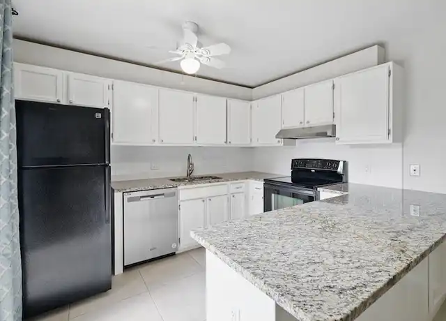 Property at 415 E Waverly Pl, Vero Beach, FL, 32960, 2 beds, 2.5 baths, [object Object]