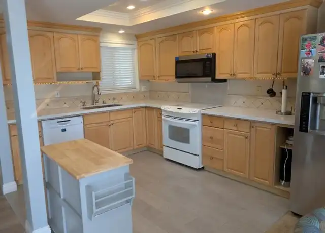 Property at 2270 Via Puerta, Laguna Woods, CA, 92637, 2 beds, 2 baths, [object Object]