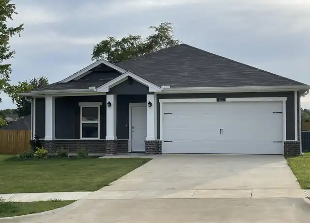 Property at 114 S Rainbow Dr, Whitehouse, TX, 75791, 4 beds, 2 baths, [object Object]