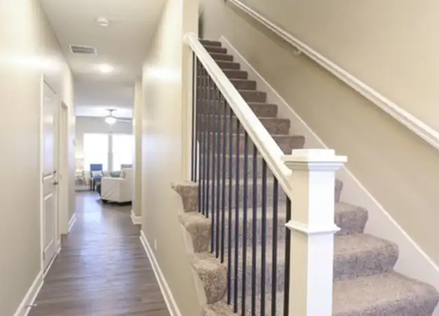 Property at Maple 36 - 611 NE Ridgeview Dr, Lees Summit, MO, 64086, 3 beds, 2.5 baths, [object Object]