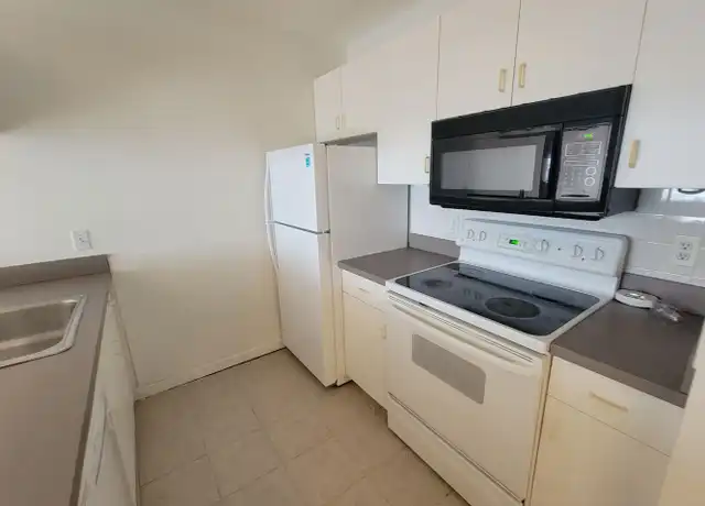 Property at 100 W Squantum St #607, Quincy, MA, 02171, 0 beds, 1 bath, [object Object]