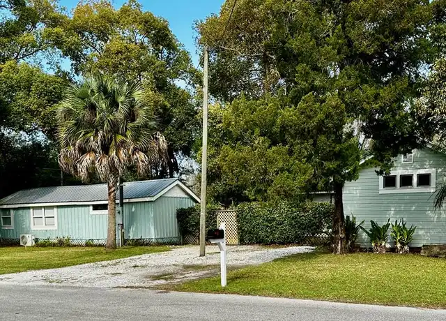 Property at 145 Avenue L, Apalachicola, FL, 32320, 3 beds, 2 baths, [object Object]