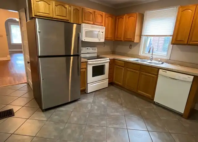 Property at 1557-1559 Clifton Ave Unit 1559, Columbus, OH, 43203, 3 beds, 1.5 baths, [object Object]