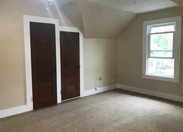 Property at 226 Prospect St Unit 3rd floor, Bristol, CT, 06010, 2 beds, 1 bath, [object Object]