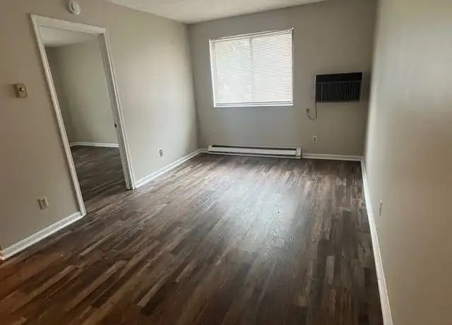 Property at 5827 Monfort Hills Ave Apt 3, Cincinnati, OH, 45239, 1 bed, 1 bath, [object Object]