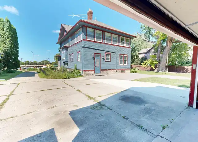 Property at 216 Litchfield Ave SE, Willmar, MN, 56201, 4 beds, 2.5 baths, [object Object]