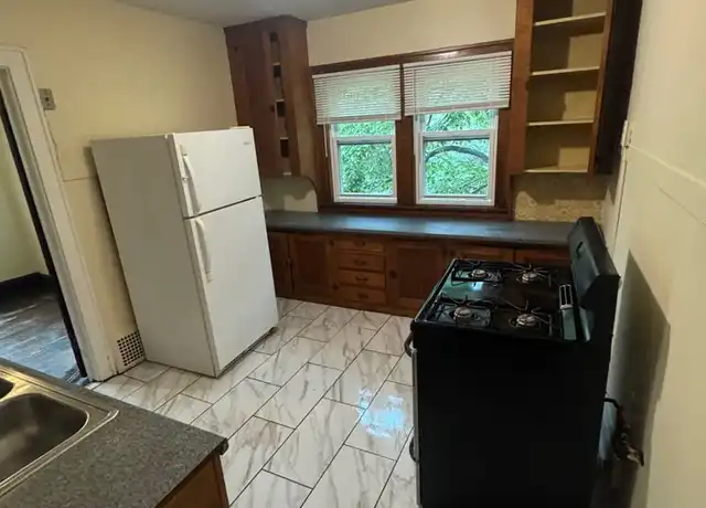 Property at 2010 Kishwaukee St Unit 2012-2S, Rockford, IL, 61104, 1 bed, 1 bath, [object Object]