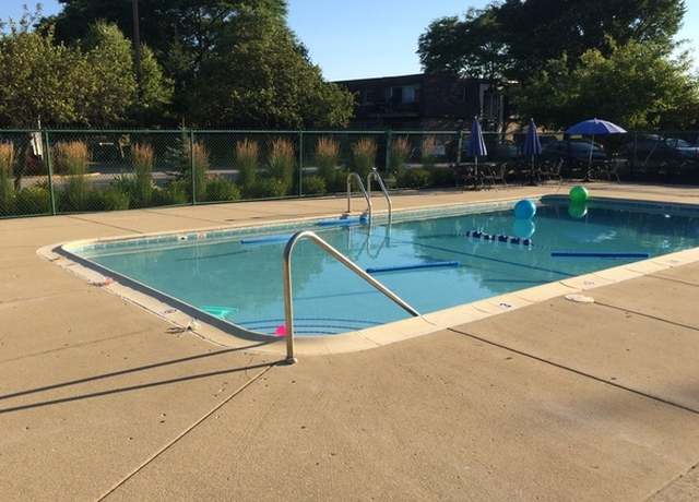 Photo of 869 Trace Dr Apt 201, Buffalo Grove, IL 60089