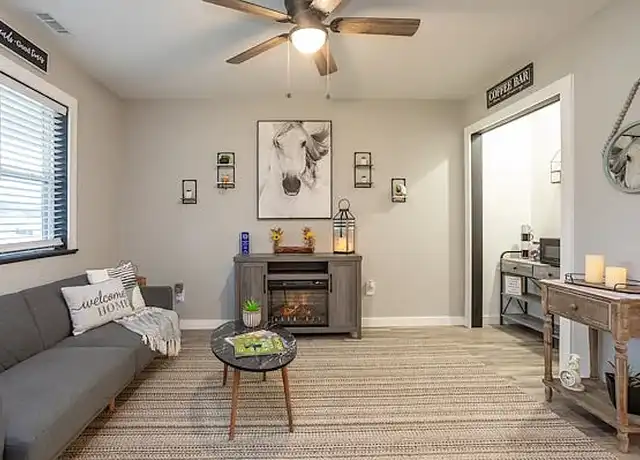 Property at Lauradale Apartments - 2 Aragona Blvd, Jacksonville, NC, 28540, 2 beds, 1 bath, [object Object]