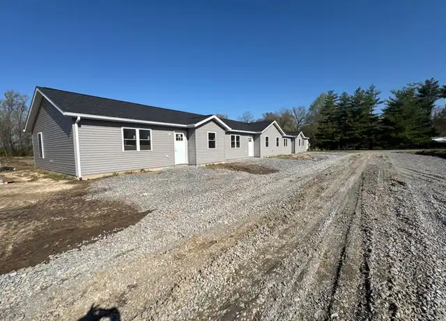 Property at 2000 W Herrin St, Herrin, IL, 62948, 2 beds, 1 bath, [object Object]