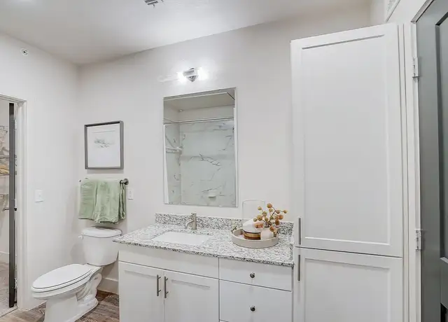 Photo of 535 S Mill St, Lewisville, TX 75057
