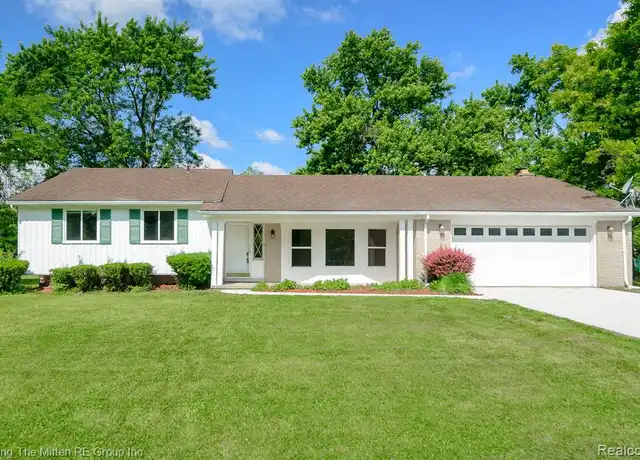 Property at 23735 W Newell Cir, Farmington Hills, MI, 48336, 4 beds, 2.5 baths, [object Object]