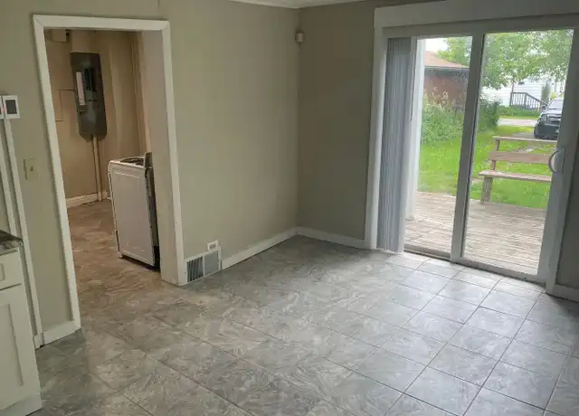 Property at 622 E 8th St Unit Lower, Duluth, MN, 55805, 1 bed, 1 bath, [object Object]