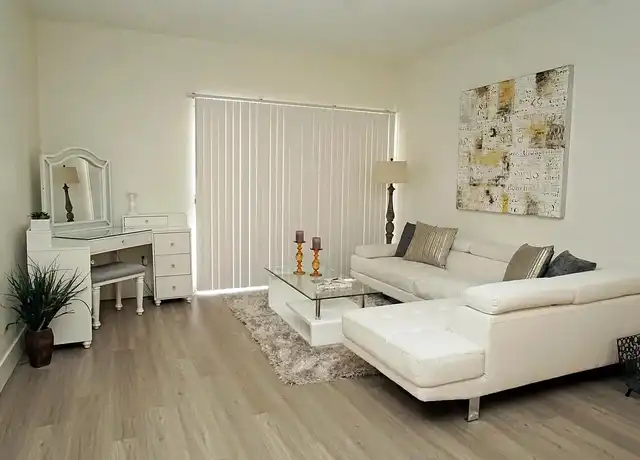 Property at Citronia Landmark - 18550 Citronia St, Northridge, CA, 91324, 1 bed, 1 bath, [object Object]