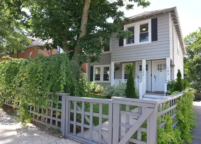 Property at 142 Trapelo Rd #142, Belmont, MA, 02478, 3 beds, 1 bath, [object Object]