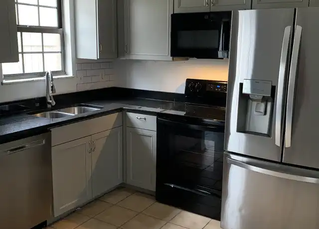 Property at 724 Ohio Pike Unit B, Cincinnati, OH, 45245, 2 beds, 1.5 baths, [object Object]