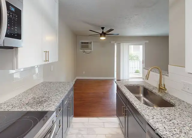 Property at Somerset Apartments - 735 Delta Ave, Cincinnati, OH, 45226, 2 beds, 1 bath, [object Object]