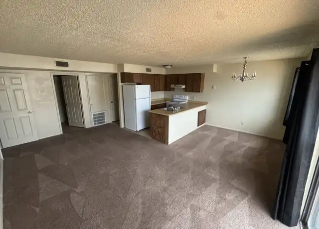 Property at 207 E 23rd St, Roswell, NM, 88201, 2 beds, 2 baths, [object Object]