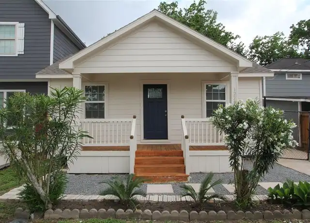 Property at 1220 Reese St, Houston, TX, 77012, 4 beds, 2 baths, [object Object]