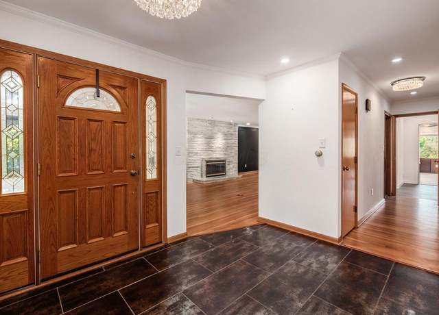 Photo of 2663 Charing Rd, Columbus, OH 43221