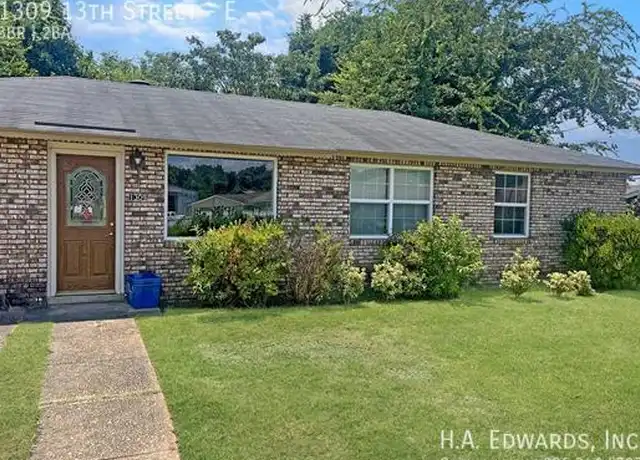 Property at 1309 13th St E, Tuscaloosa, AL, 35404, 3 beds, 2 baths, [object Object]