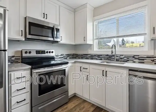 Property at 8043 NE Flanders St, Portland, OR, 97213, 2 beds, 1.5 baths, [object Object]