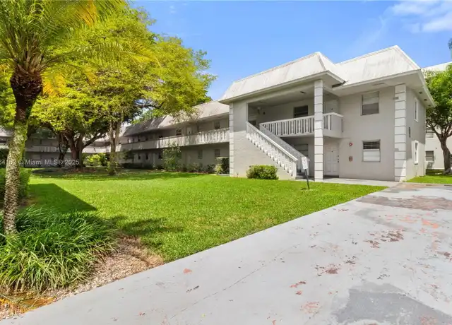 Property at 17255 SW 95th Ave, Palmetto Bay, FL, 33157, 2 beds, 1 bath, [object Object]