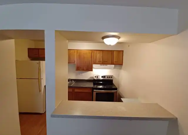 Property at 1814 N Main St, Rockford, IL, 61103, 1 bed, 1 bath, [object Object]