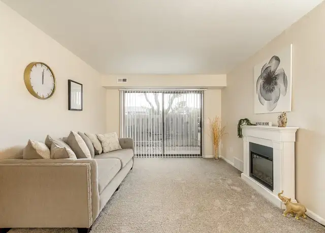 Photo of 4154 Three Oaks Dr, Troy, MI 48098