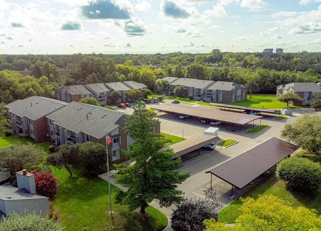 Photo of 4154 Three Oaks Dr, Troy, MI 48098