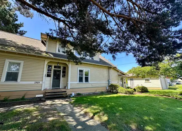 Property at 1405 Halleck St Unit 1405, Bellingham, WA, 98225, 4 beds, 1 bath, [object Object]