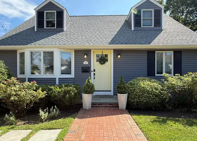 Property at 186 Nassau Rd, Huntington, NY, 11743, 3 beds, 2 baths, [object Object]