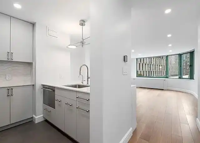 Property at 295 Greenwich St Unit 7D, New York, NY, 10007, 1 bed, 1 bath, [object Object]