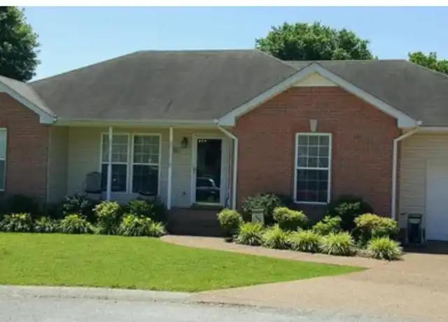 Property at 111 Edgeview Ct, Hendersonville, TN, 37075, 3 beds, 2 baths, [object Object]