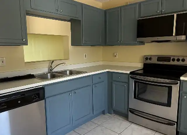 Property at 7911 Southgate Blvd Unit B8, North Lauderdale, FL, 33068, 2 beds, 2 baths, [object Object]