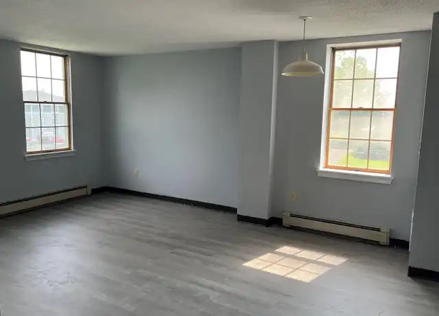 Property at 36 Mary St Unit 201, Skowhegan, ME, 04976, 2 beds, 1 bath, [object Object]