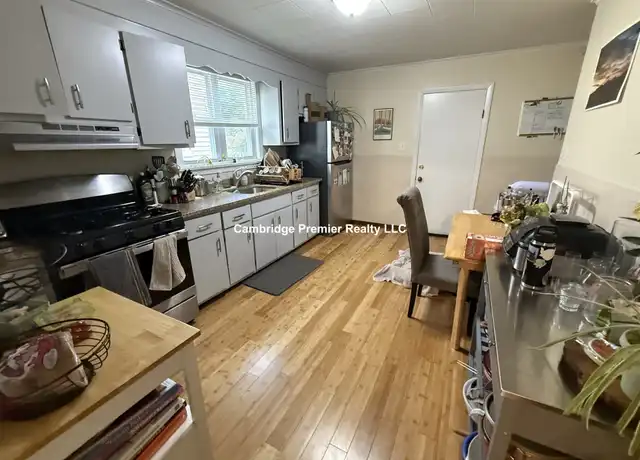 Property at 7 Belknap St Unit 1, Somerville, MA, 02144, 2 beds, 1 bath, [object Object]