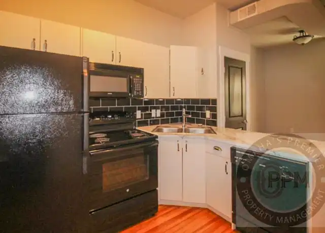 Property at 1001 S 30th Ave Unit 1005/02, Omaha, NE, 68105, 1 bed, 1 bath, [object Object]
