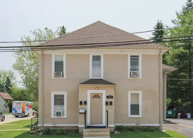 Property at 109 Cary St Unit 111, Cary, IL, 60013, 1 bed, 1 bath, [object Object]