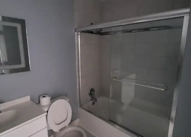Property at 2200 W 19th St Unit 3rd front, Chicago, IL, 60608, 2 beds, 1 bath, [object Object]