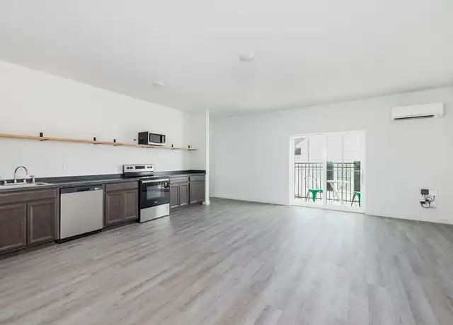 Property at 518 Madison St Unit 102, Clarksville, TN, 37040, 1 bed, 1 bath, [object Object]